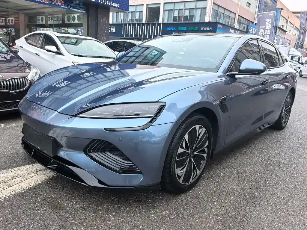 BYD Seal — фото 1