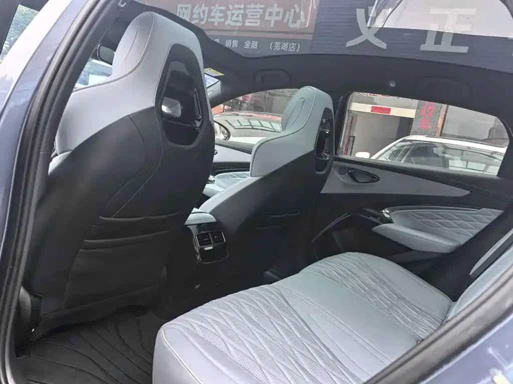 BYD Seal — фото 2