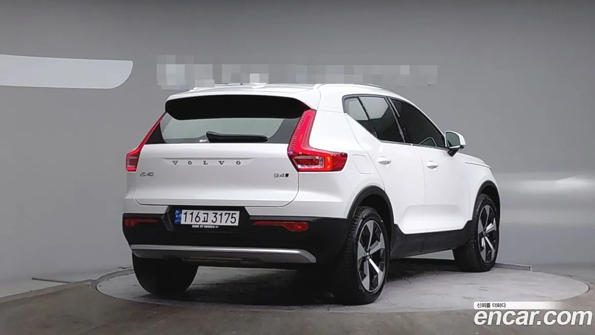 Volvo XC40 — фото 5