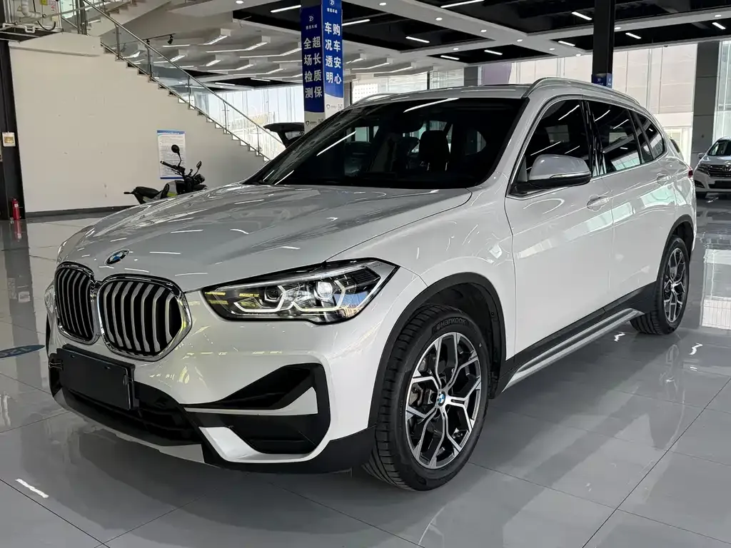 BMW X1 — фото 1
