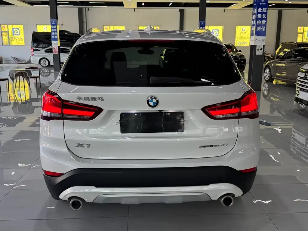 BMW X1 — фото 10