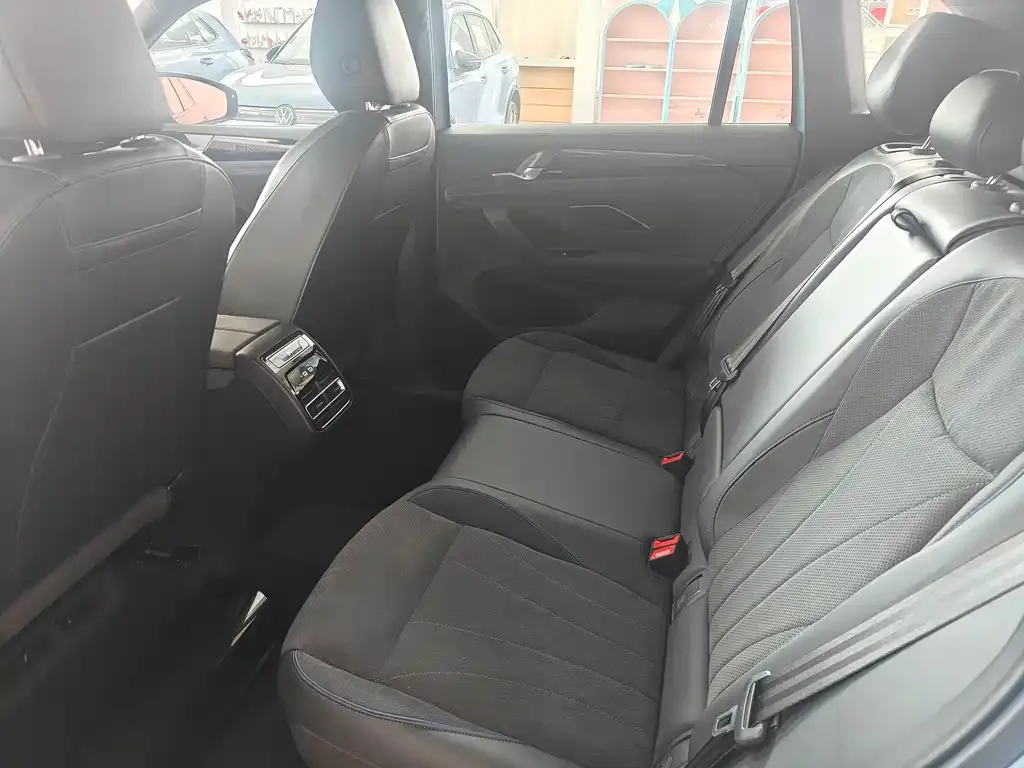 Volkswagen Tiguan L 2024 из CN, фото 7