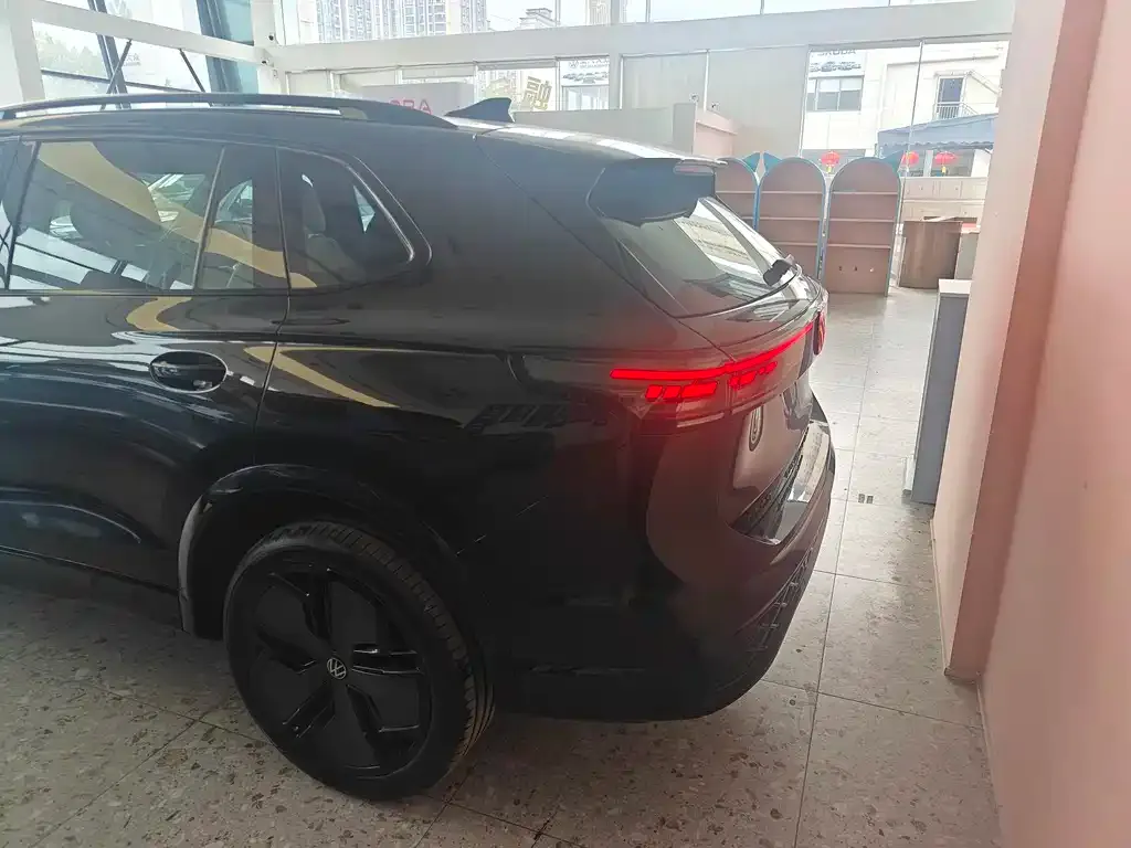 Volkswagen Tiguan L 2024 из CN, фото 5