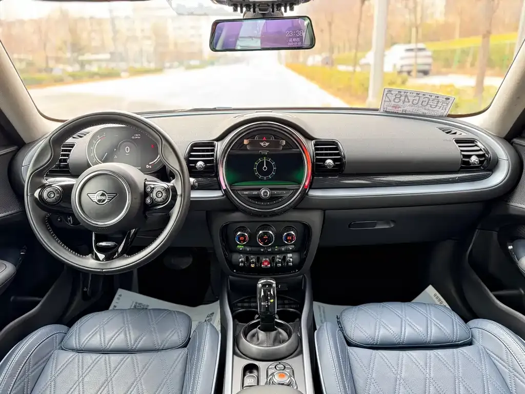 MINI Clubman — фото 3