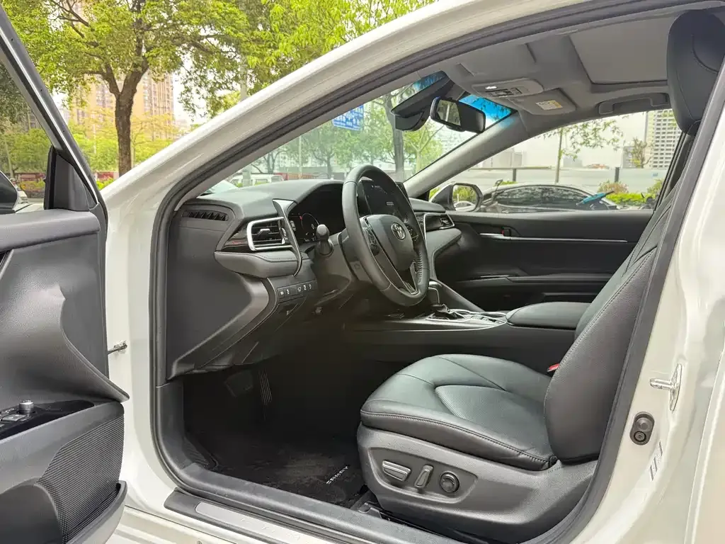 Toyota Camry 2021 из CN, фото 6