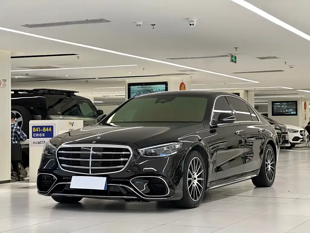 Mercedes-Benz S-Class — фото 1