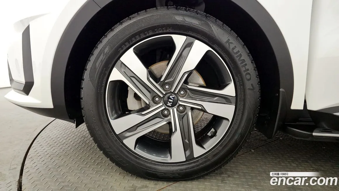 Kia Sorento — фото 8