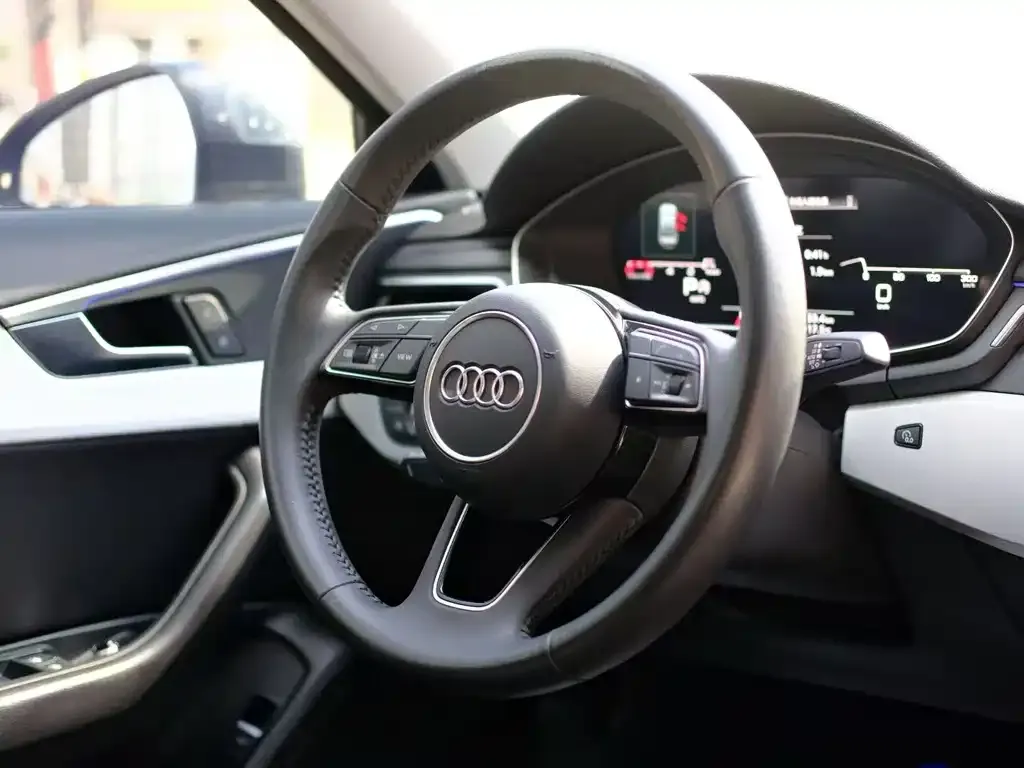 Audi A4L — фото 6
