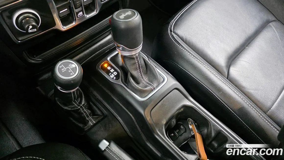 Jeep Wrangler 2022 из KR, фото 8