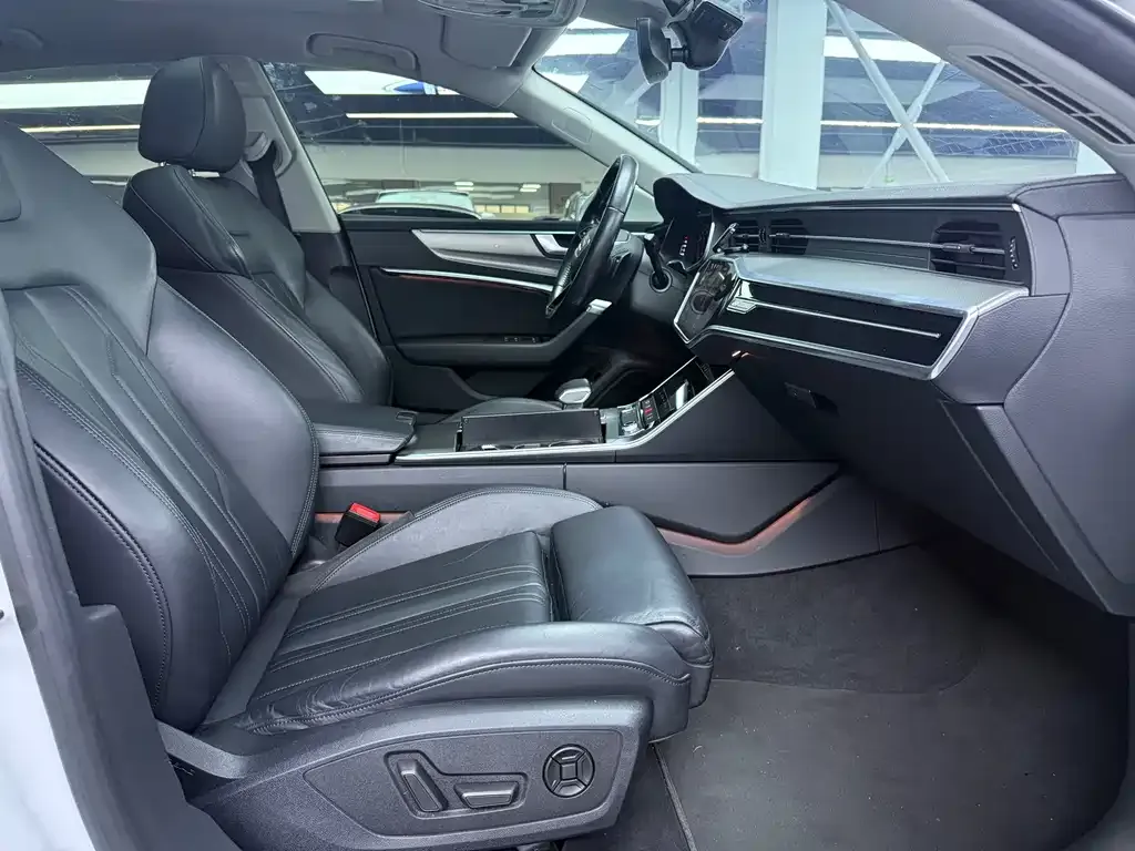Audi A7 2021 из CN, фото 3