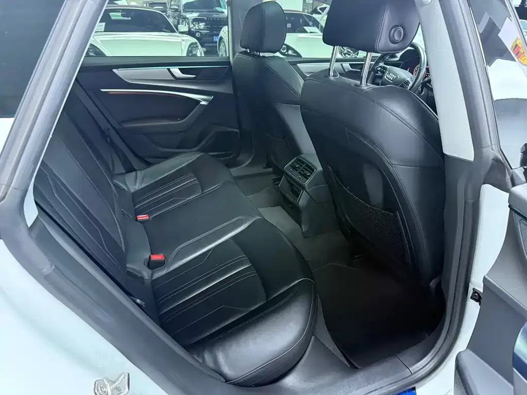 Audi A7 2021 из CN, фото 6