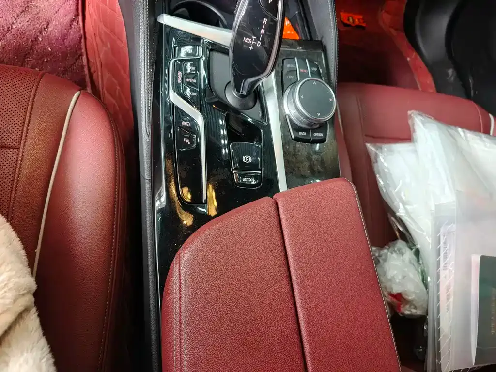 BMW 5 Series New Energy — фото 10