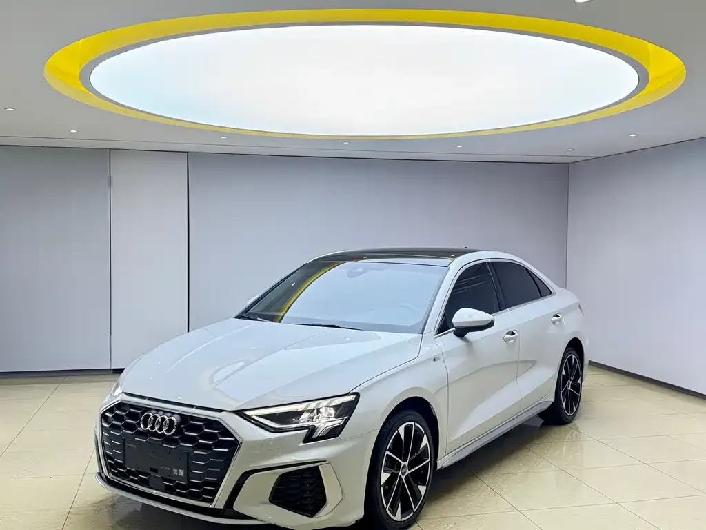 Audi A3 2023 из CN, фото 1