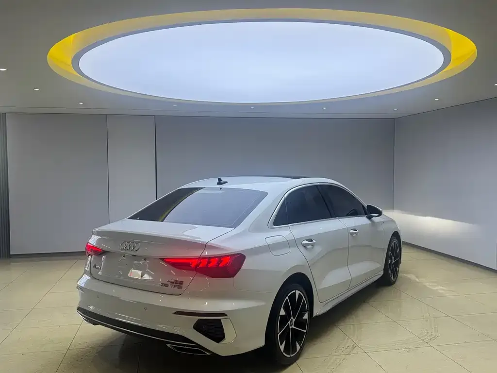 Audi A3 2023 из CN, фото 7