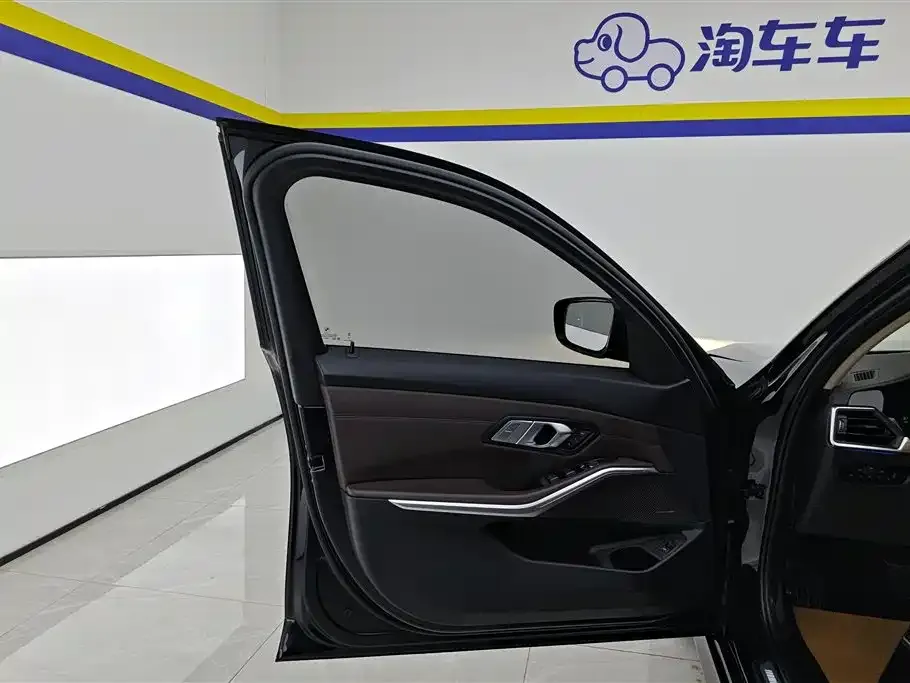 BMW 3 Series 2022 из CN, фото 8