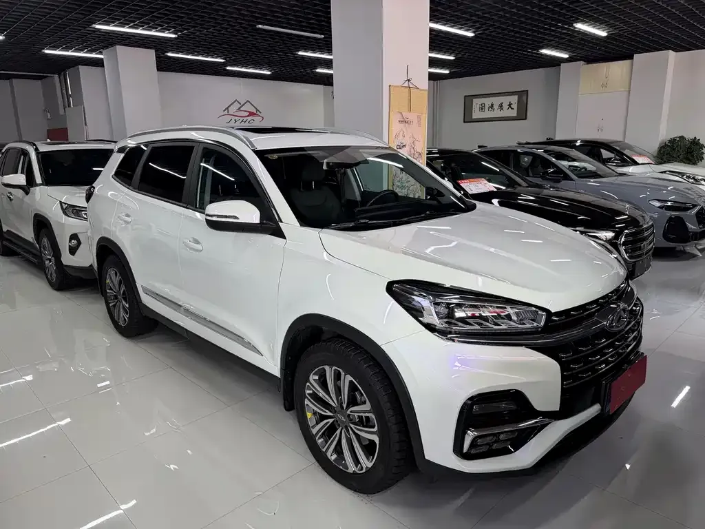 Chery Tiggo 8 — фото 7
