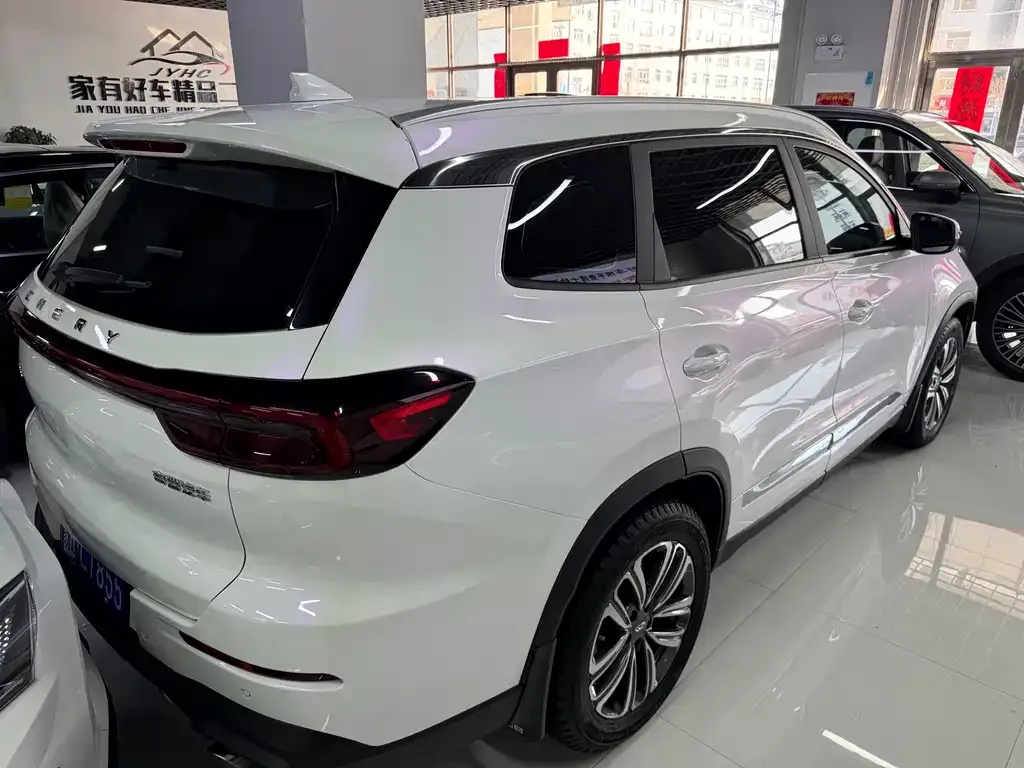 Chery Tiggo 8 — фото 6