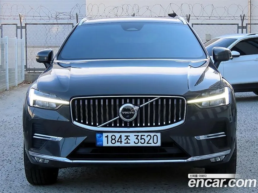 Volvo XC60 — фото 1