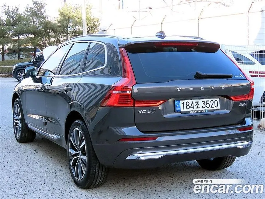 Volvo XC60 — фото 6