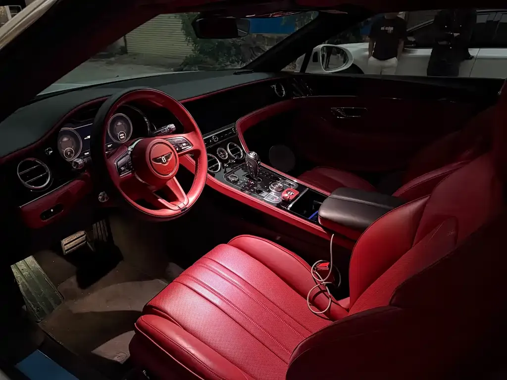 Bentley Continental 2024 из CN, фото 2
