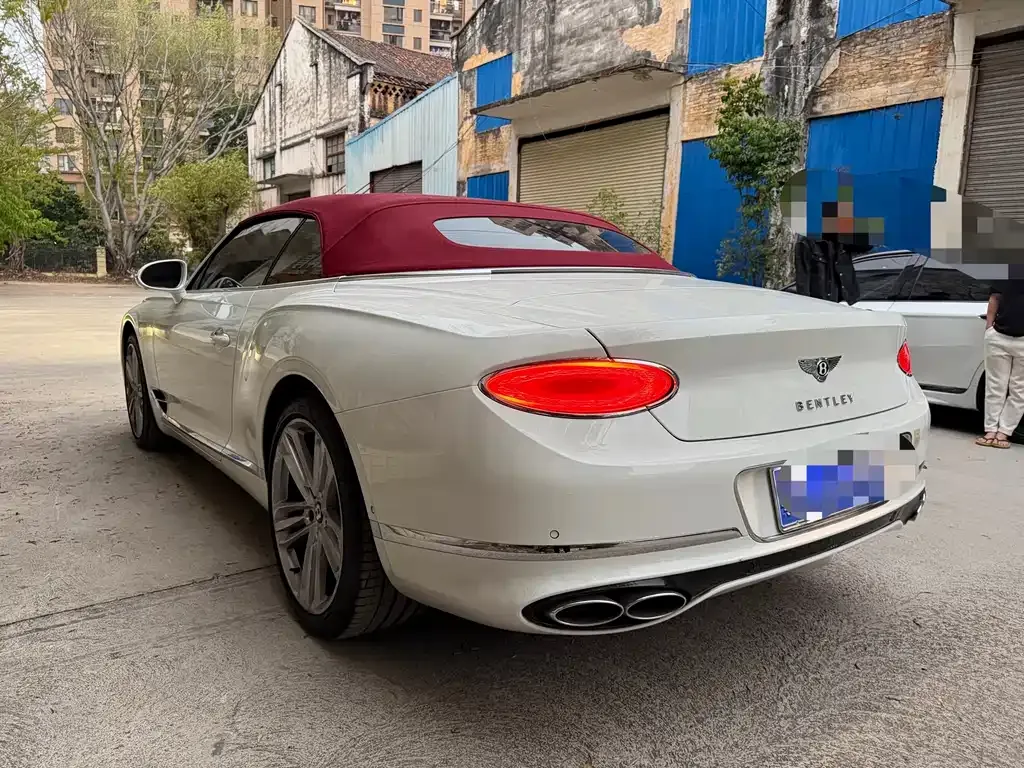 Bentley Continental 2024 из CN, фото 5