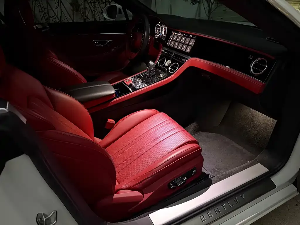 Bentley Continental 2024 из CN, фото 9