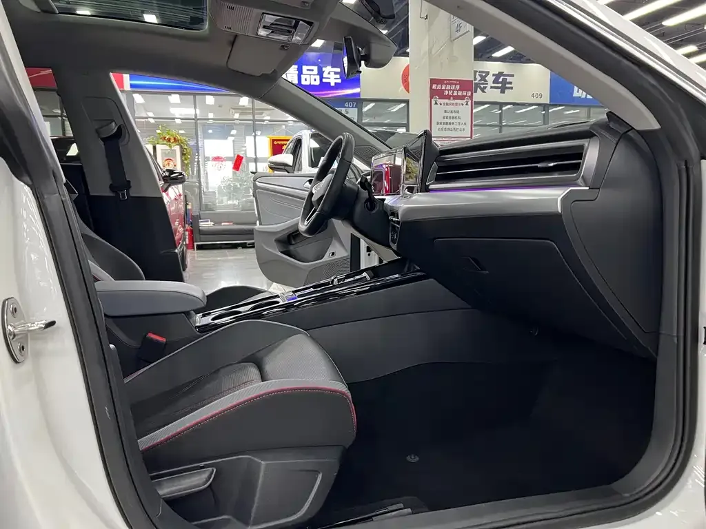 Volkswagen Lamando 2024 из CN, фото 10