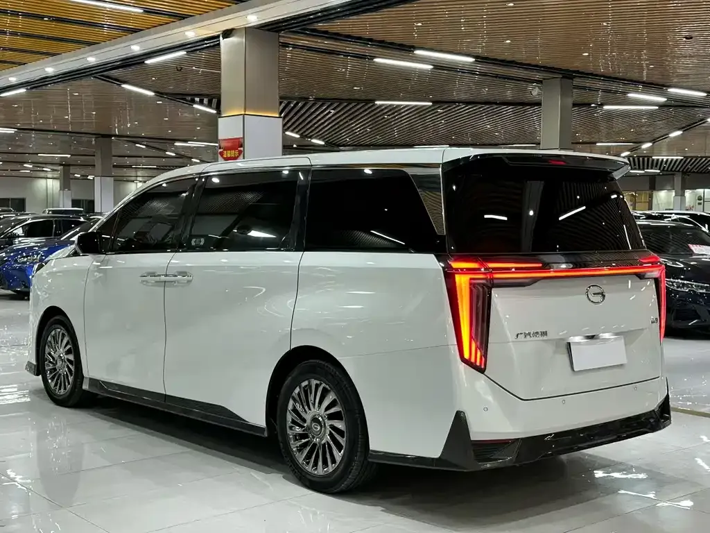 GAC Motor Trumpchi M8 — фото 10