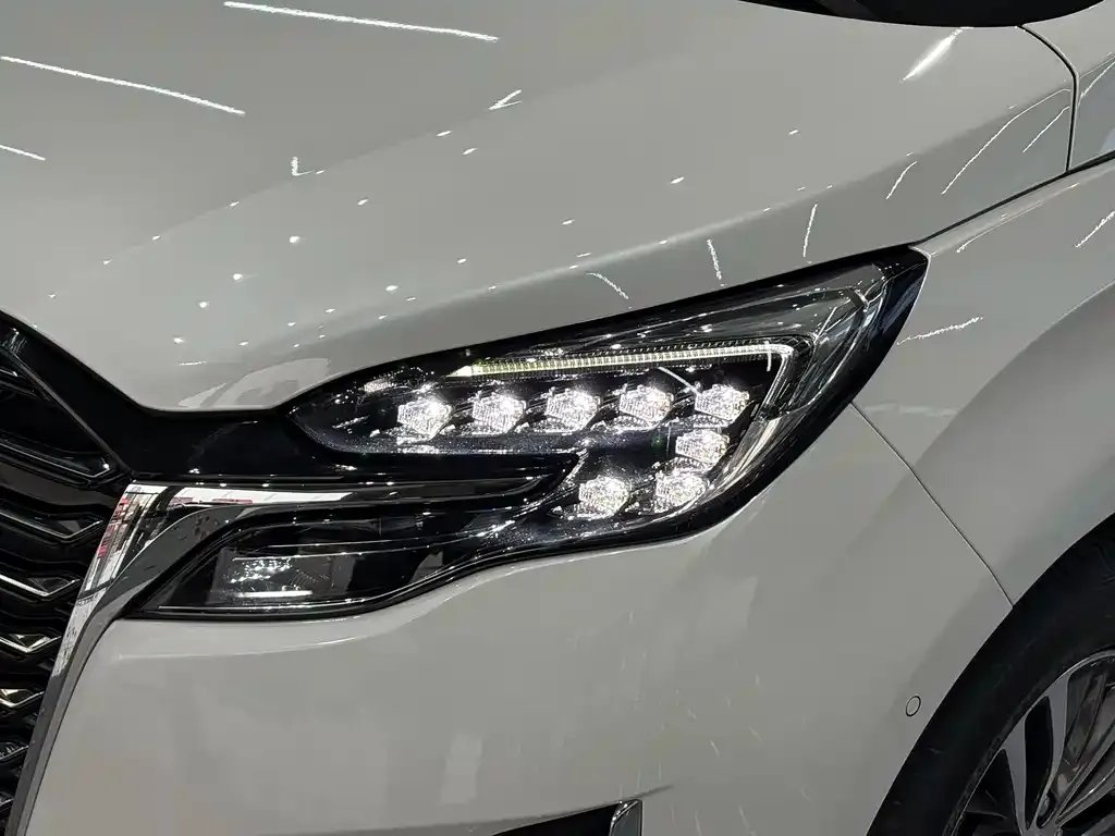 Buick GL8 2023 из CN, фото 3