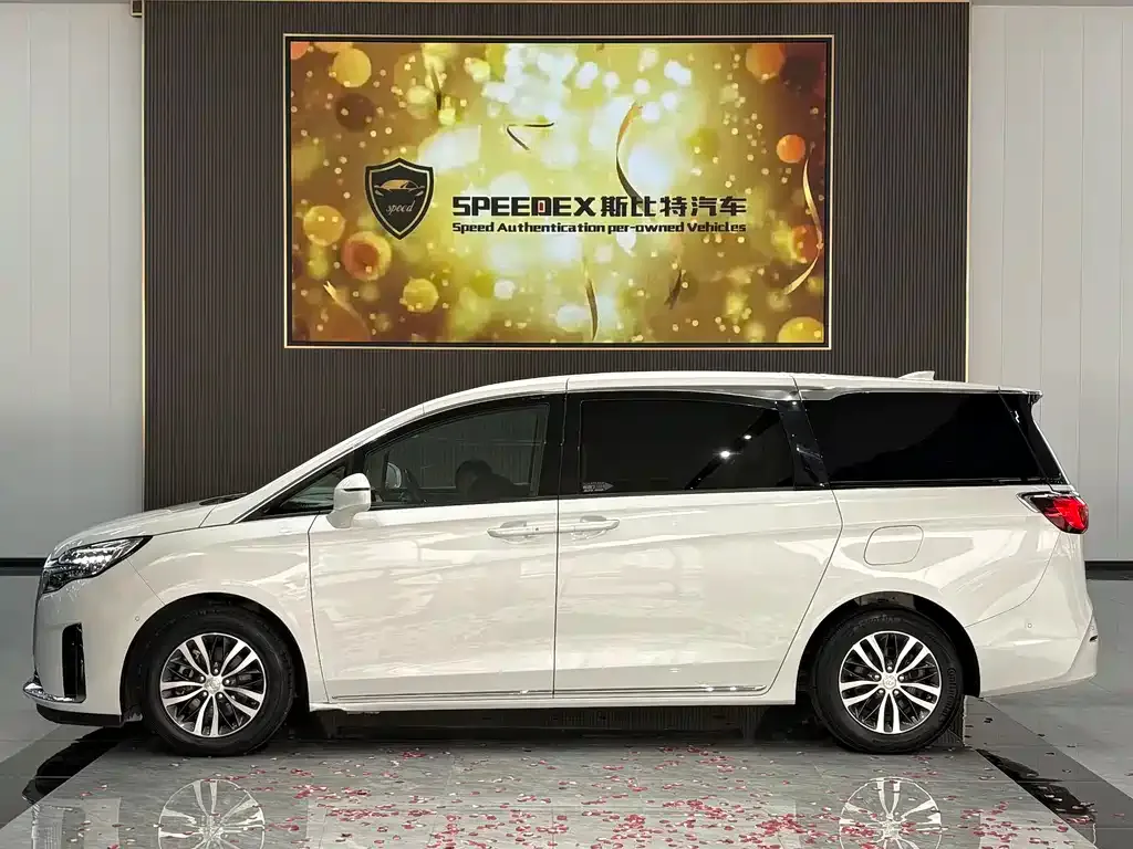 Buick GL8 2023 из CN, фото 5