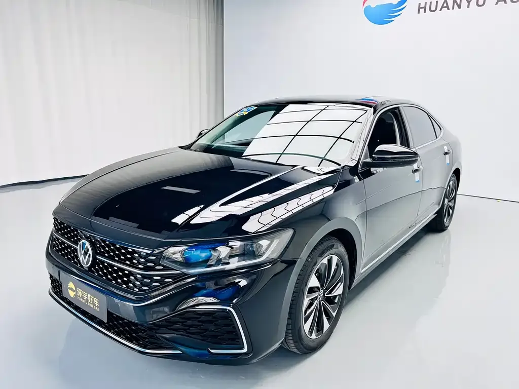 Volkswagen Passat — фото 1