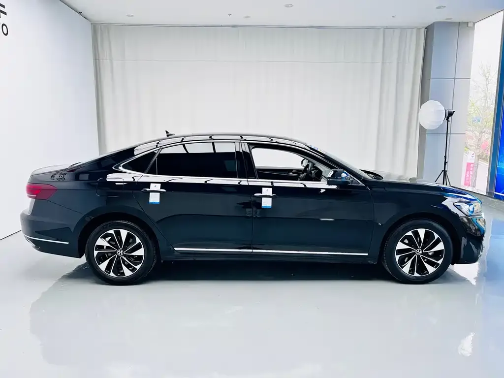 Volkswagen Passat — фото 2