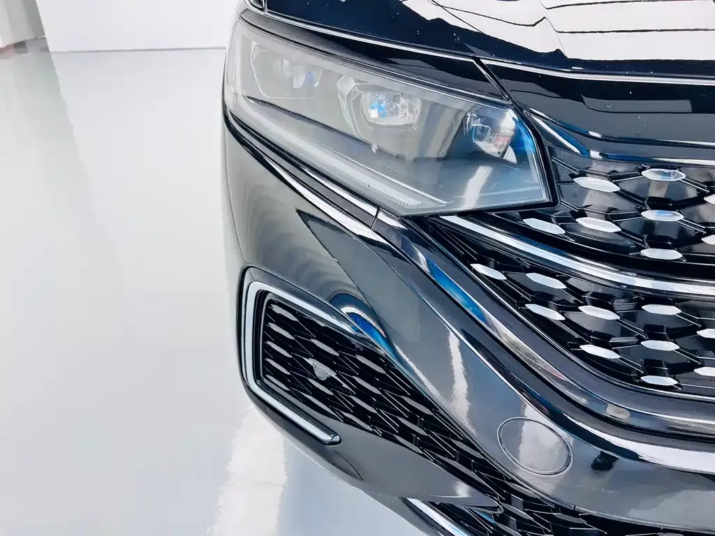 Volkswagen Passat — фото 10