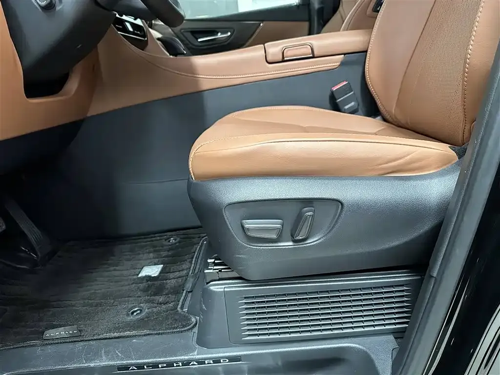 Toyota Alphard 2024 из CN, фото 10