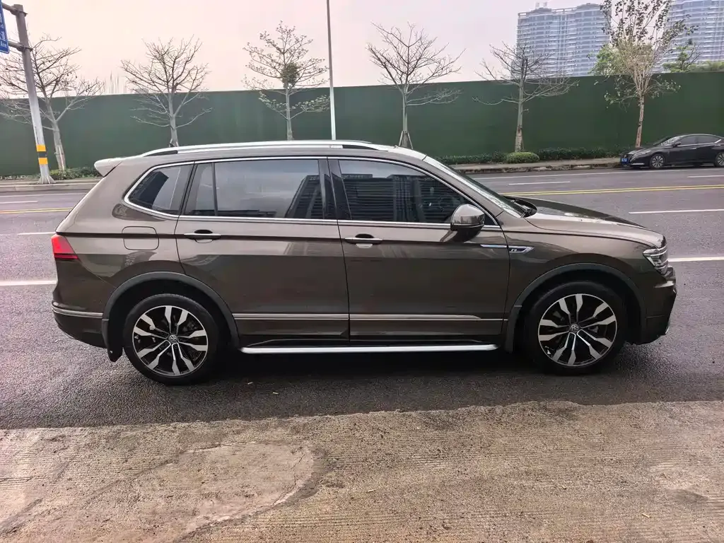 Volkswagen Tiguan L 2021 из CN, фото 7