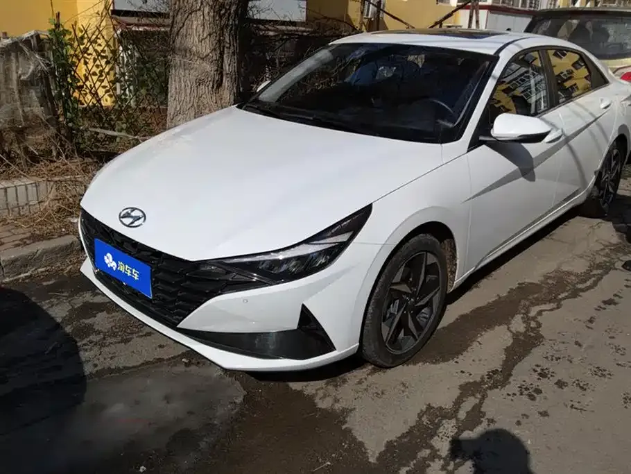 Hyundai Elantra 2023 из CN, фото 1