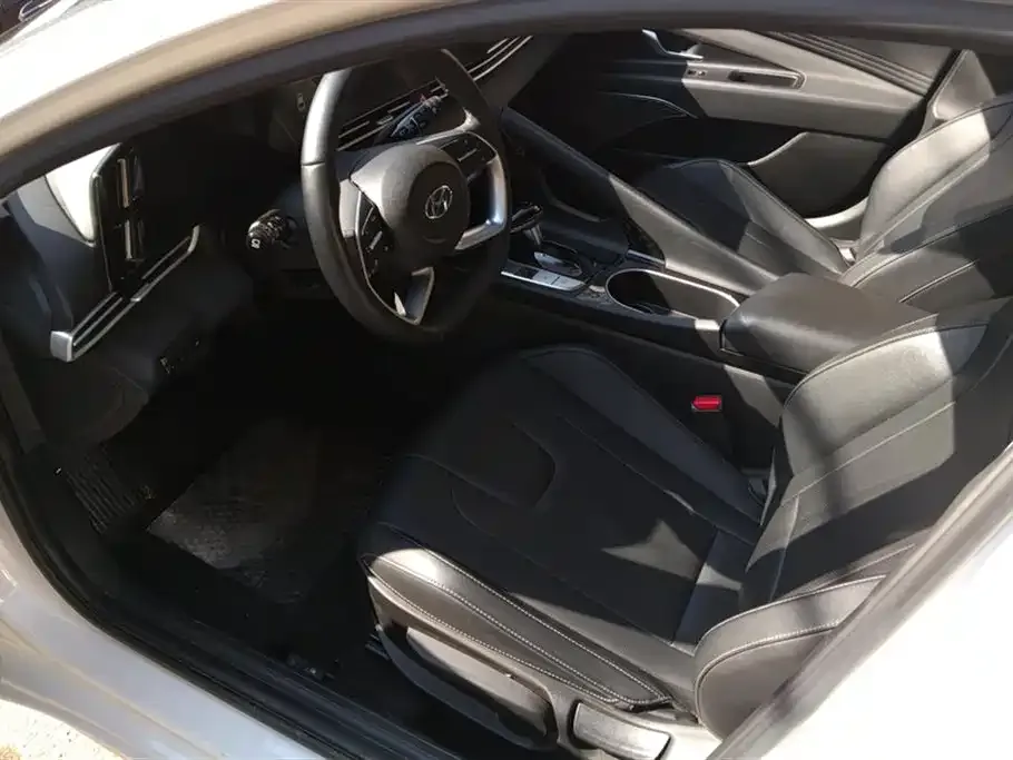 Hyundai Elantra 2023 из CN, фото 10