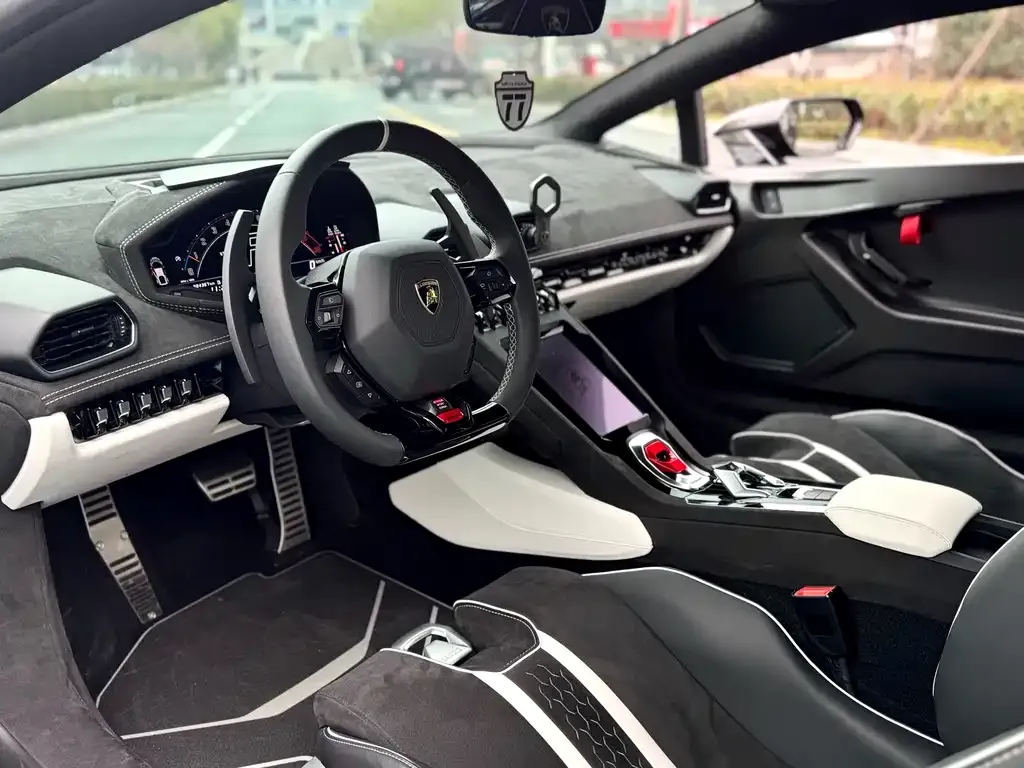Lamborghini Huracan 2024 из CN, фото 3