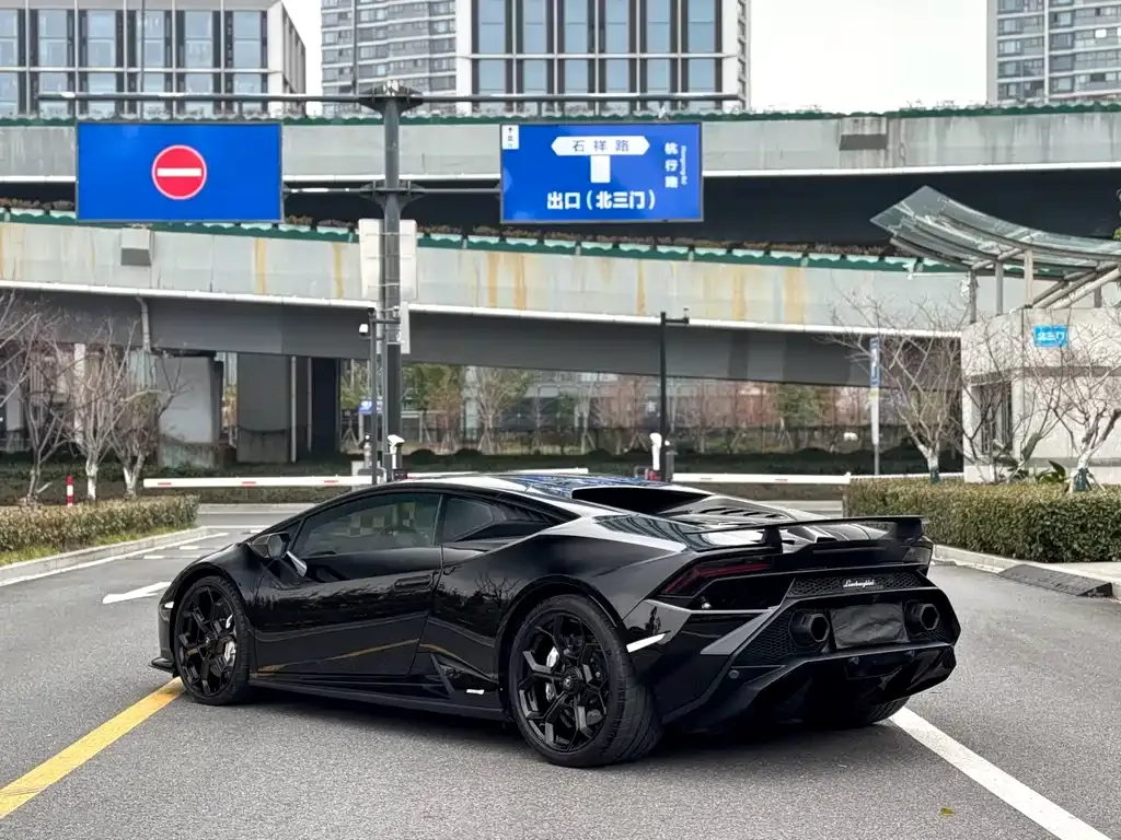 Lamborghini Huracan 2024 из CN, фото 5