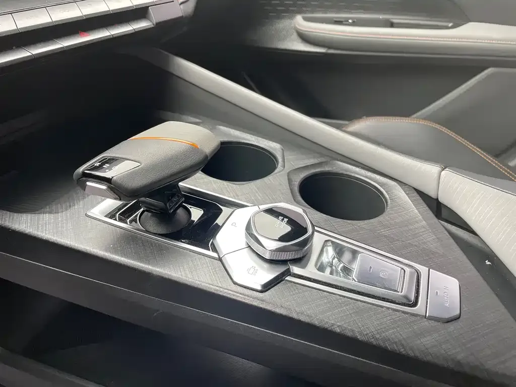 Changan UNI-V 2023 из CN, фото 8