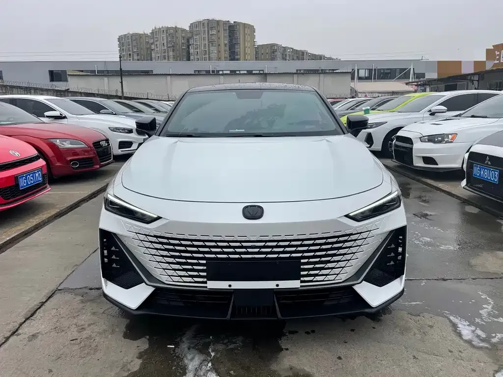 Changan UNI-V 2023 из CN, фото 2