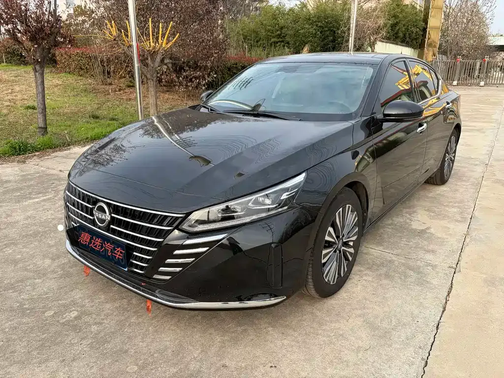 Nissan Teana — фото 1