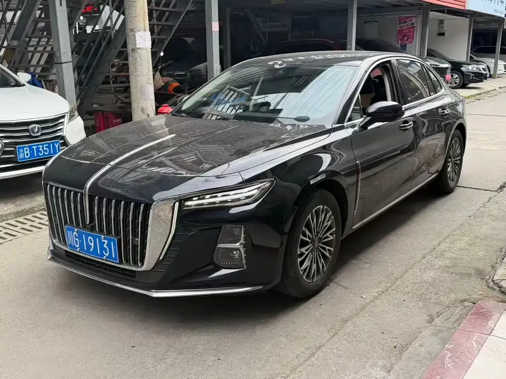 Hongqi H5 — фото 1