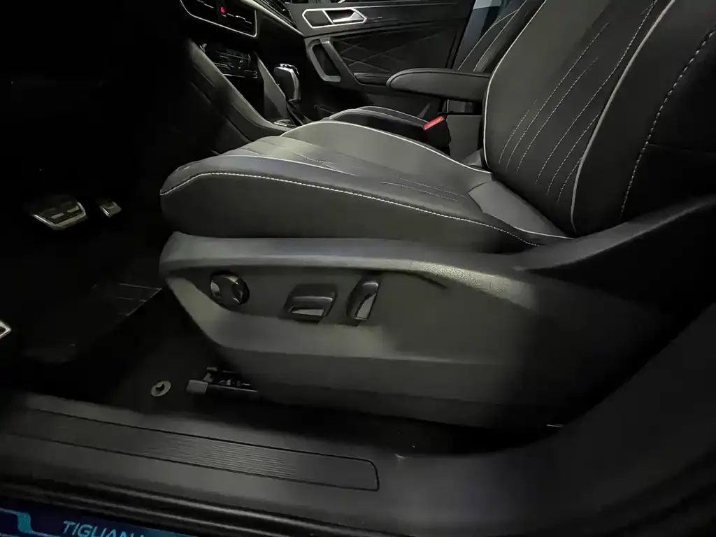 Volkswagen Tiguan L 2023 из CN, фото 2