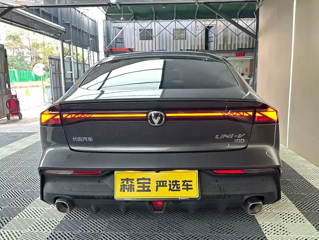 Changan UNI-V iDD — фото 7