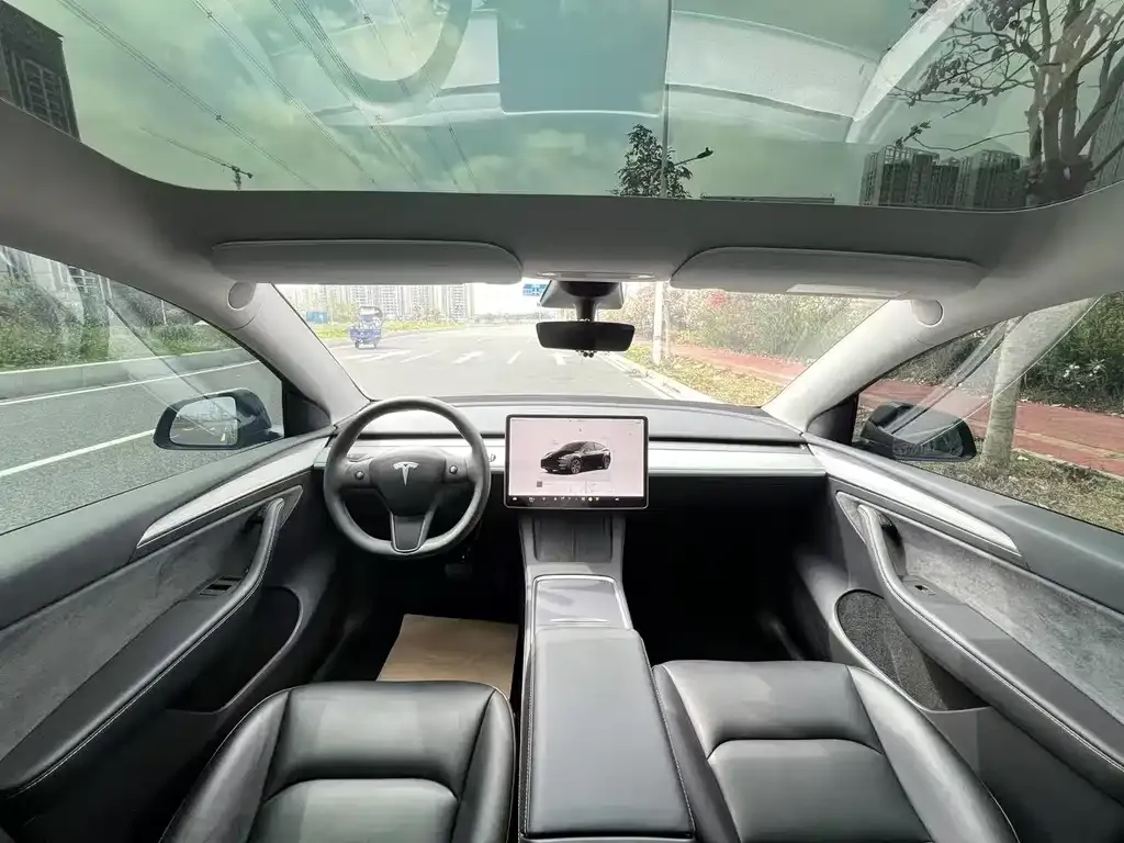 Tesla Model Y — фото 3