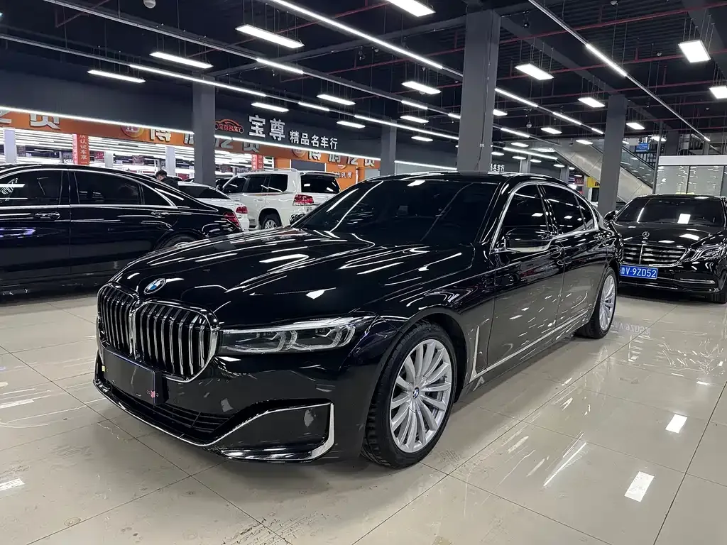 BMW 7 Series — фото 1