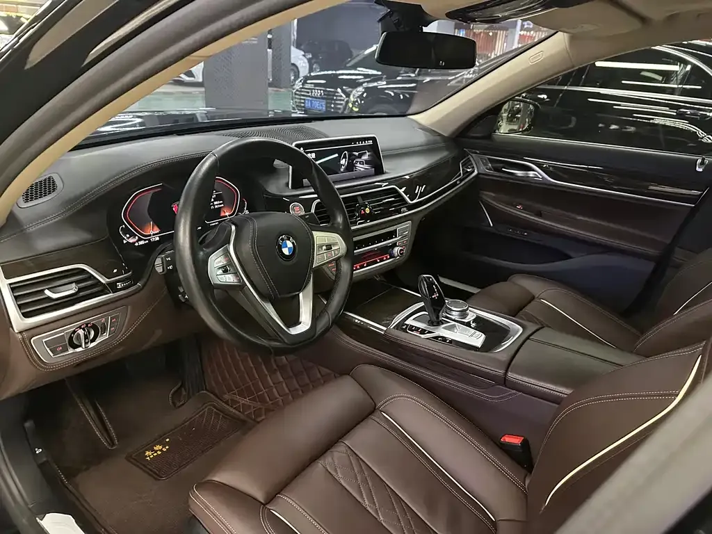 BMW 7 Series — фото 3