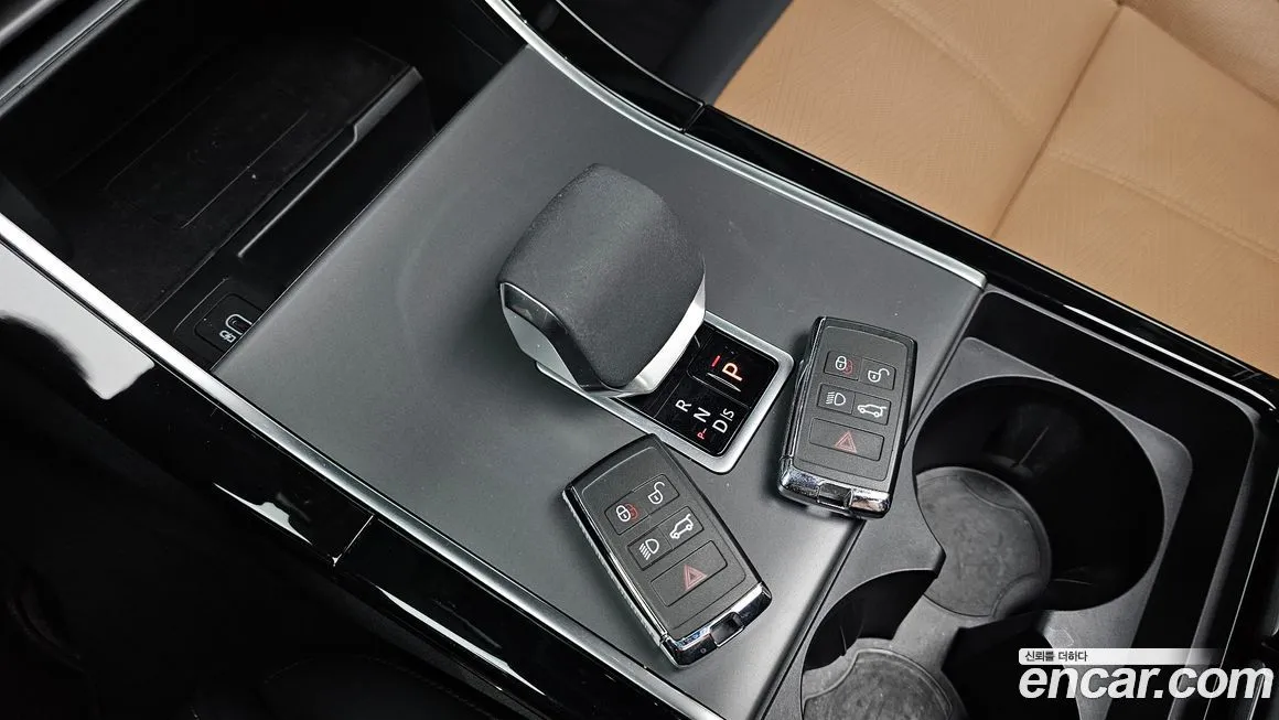 Land Rover Range Rover Velar 2025 из KR, фото 9
