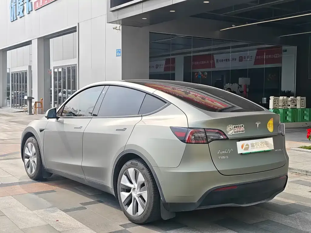 Tesla Model Y — фото 9